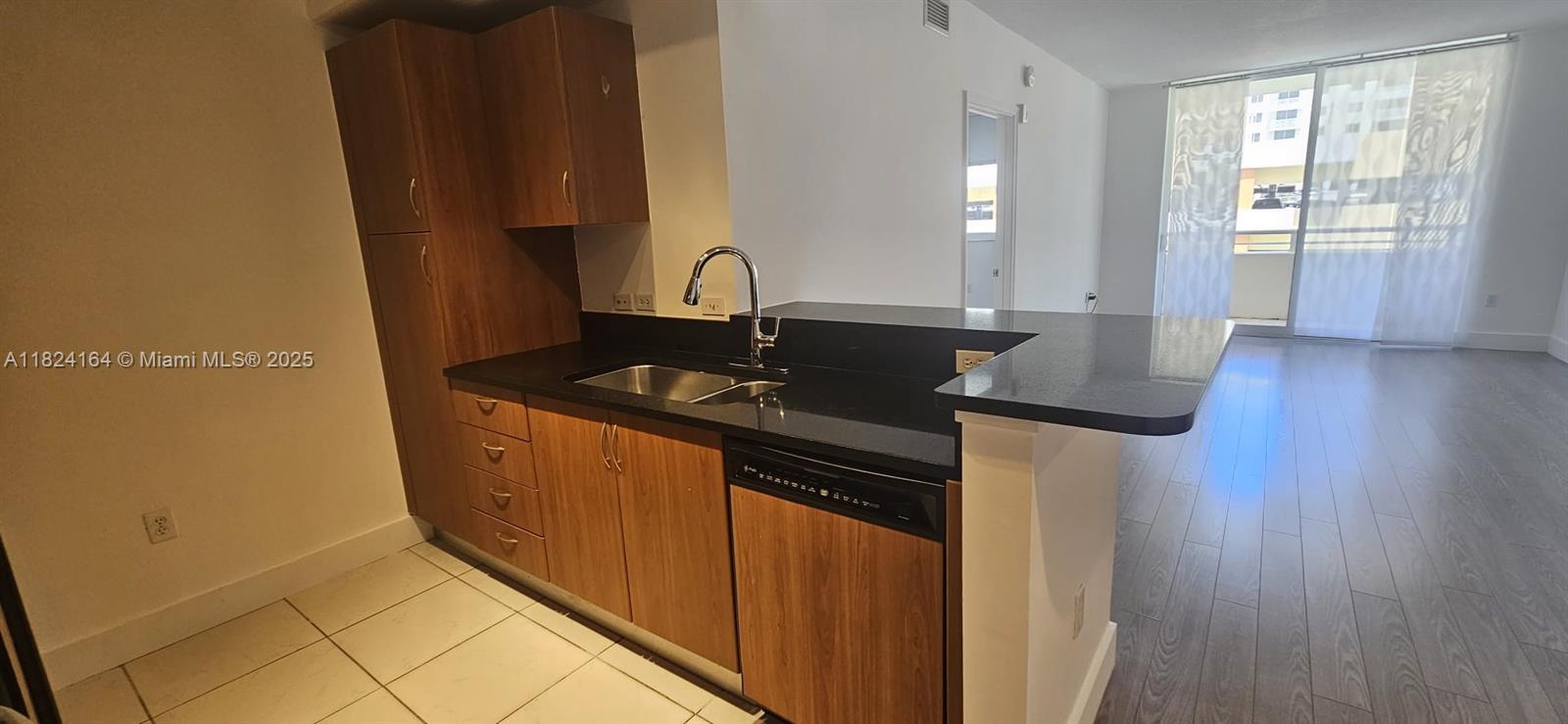 f3b61b38-5553 2775 NE 187th St # 424, Aventura FL 33180 — #A11824164