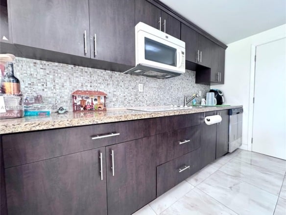 2930 Point East Dr # E309, Aventura FL 33160 — #A11824635