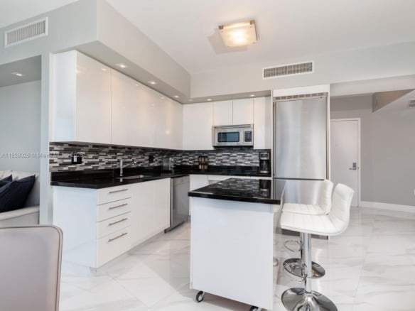92 SW 3rd St # 3901, Miami FL 33130 — #A11826326