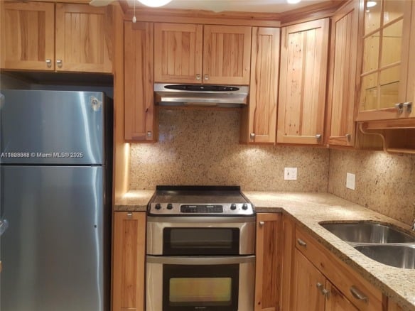 253 S Cypress Rd # 237, Pompano Beach FL 33060 — #A11826886