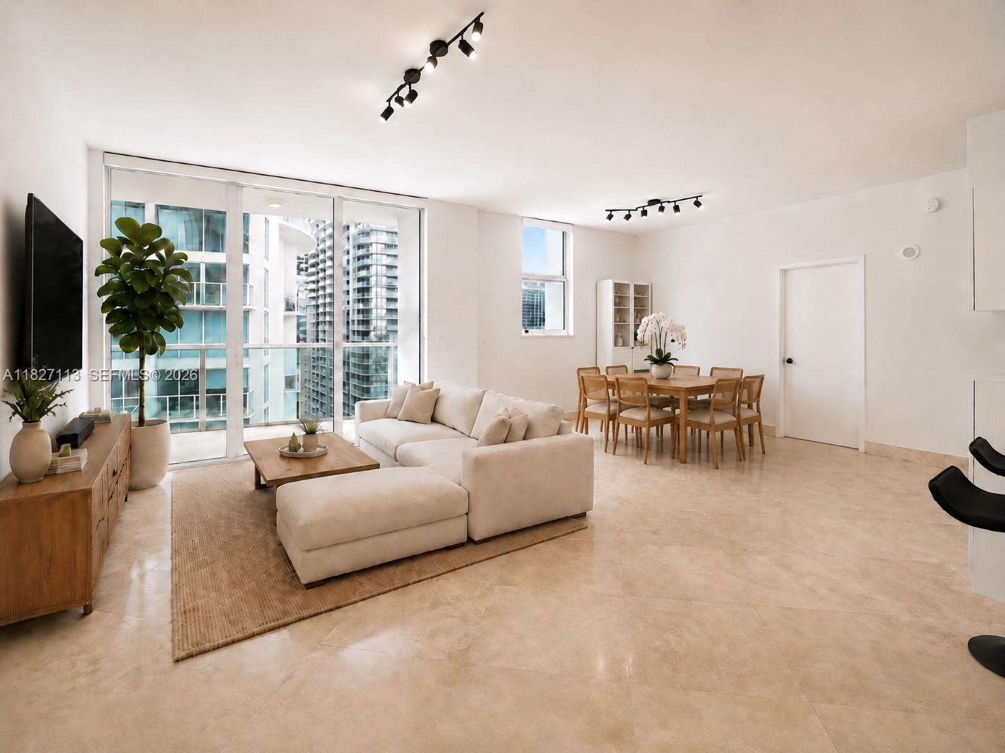 31 SE 5th St # 4021, Miami FL 33131 — #A11827113