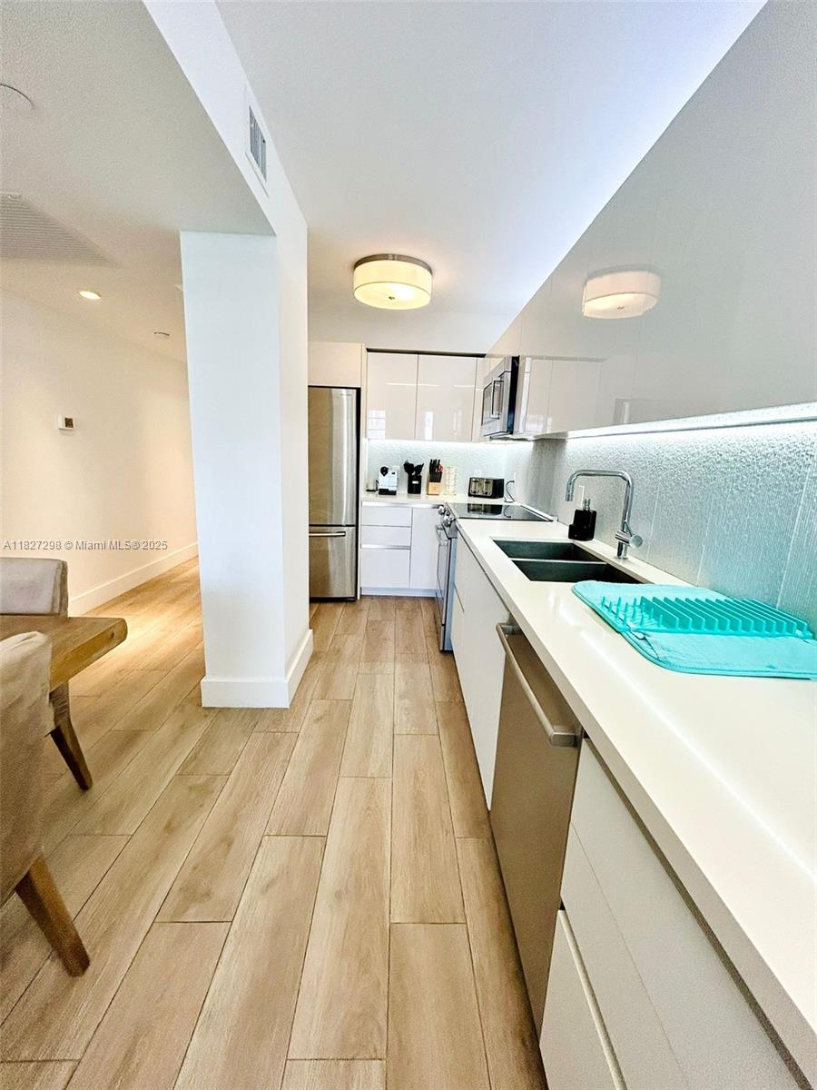 f3b61b38-5622 100 Lincoln Rd # 1429, Miami Beach FL 33139 — #A11827298