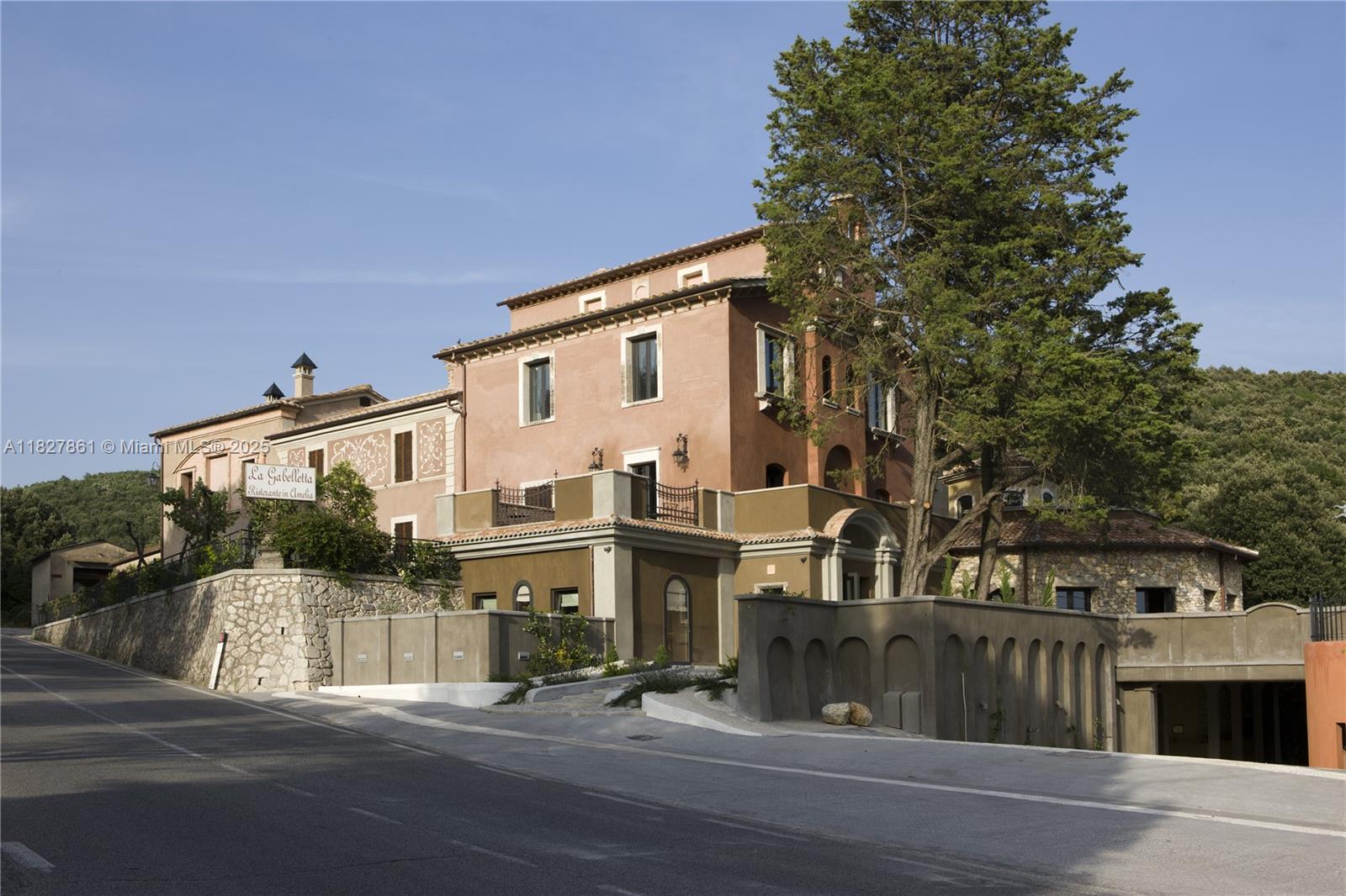 f3b61b38-5638 HOTEL FOR SALE UMBRIA ITALY, 0 — #A11827861