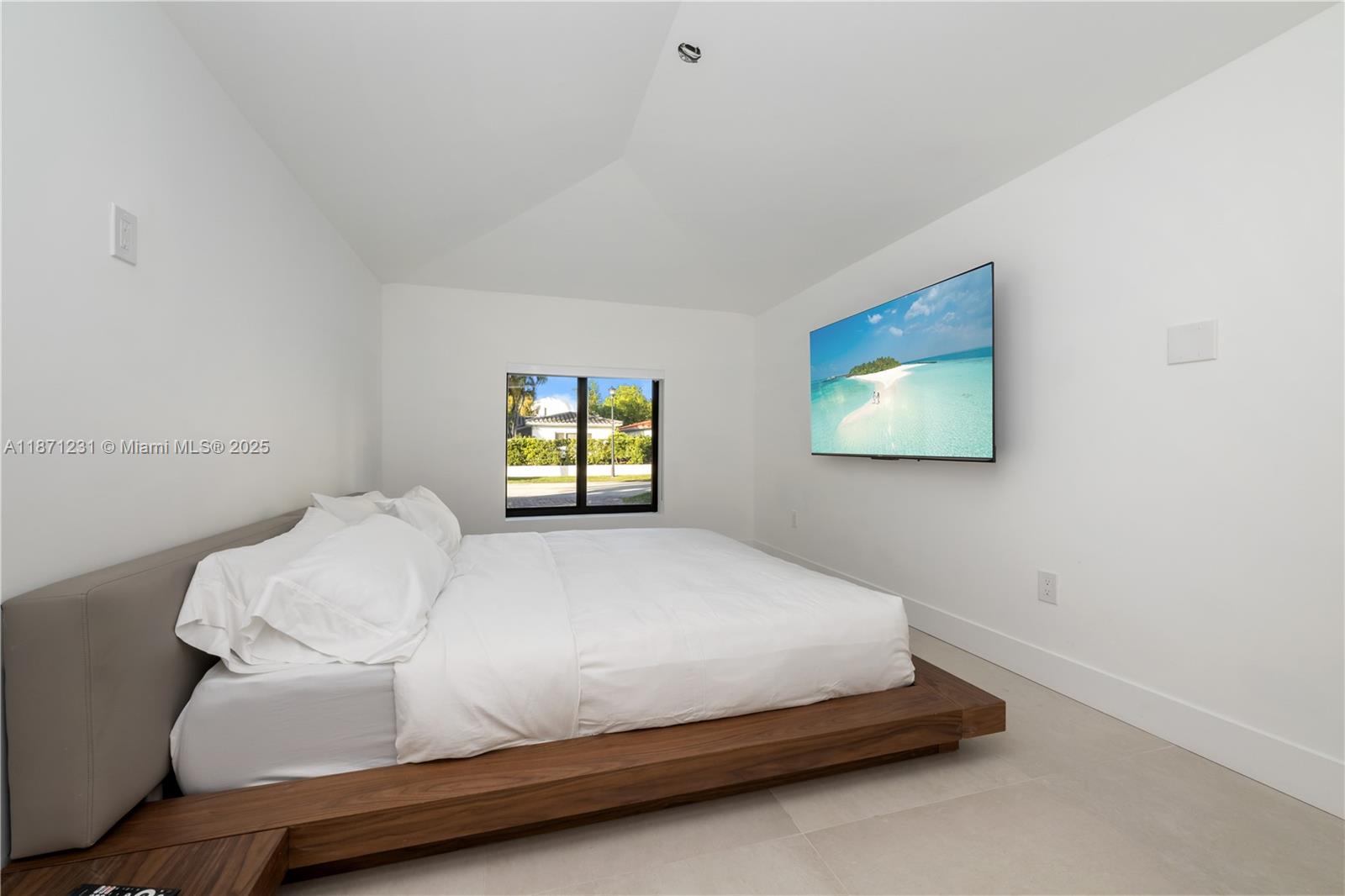 f3b61b38-564 900 W 47th Ct, Miami Beach FL 33140 — #A11871231