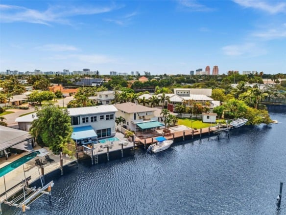 2108 NE 24th St, Wilton Manors FL 33305 — #A11828130