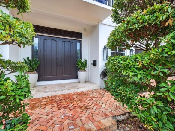 1404 SE 9th St, Fort Lauderdale FL 33316 — #A11828218
