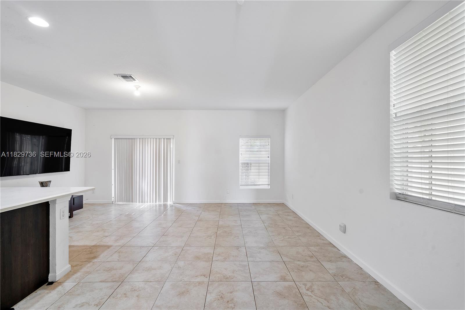 f3b61b38-5689 1128 NW 40th Ter, Lauderhill FL 33313 — #A11829736