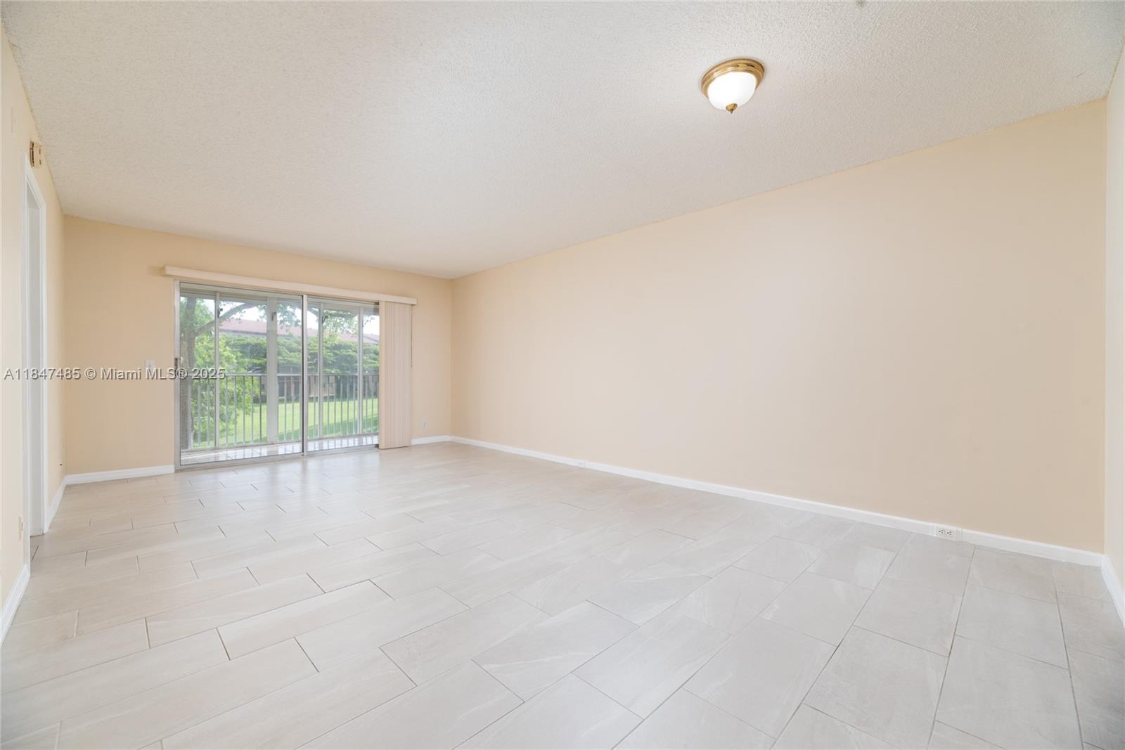 f3b61b38-571 13000 SW 15th Ct # 206U, Pembroke Pines FL 33027 — #A11847485