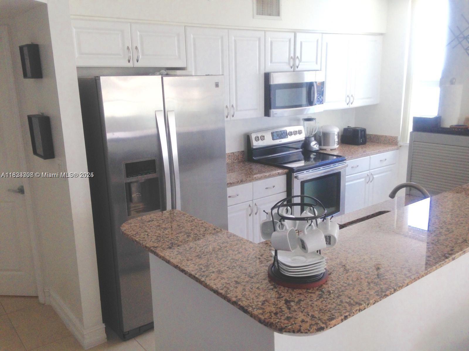 f3b61b38-5798 1155 Brickell Bay Dr # 1401, Miami FL 33131 — #A11833308