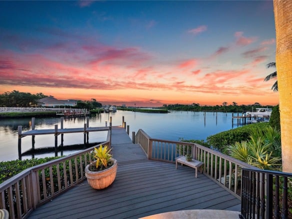 209 Commodore Dr, Jupiter FL 33477 — #A11833343