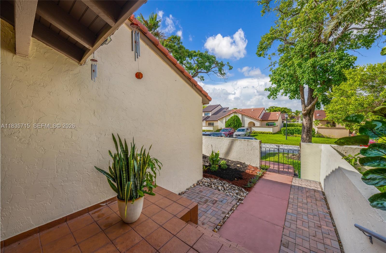 f3b61b38-5864 6637 NW 181st Ln, Hialeah FL 33015 — #A11835715