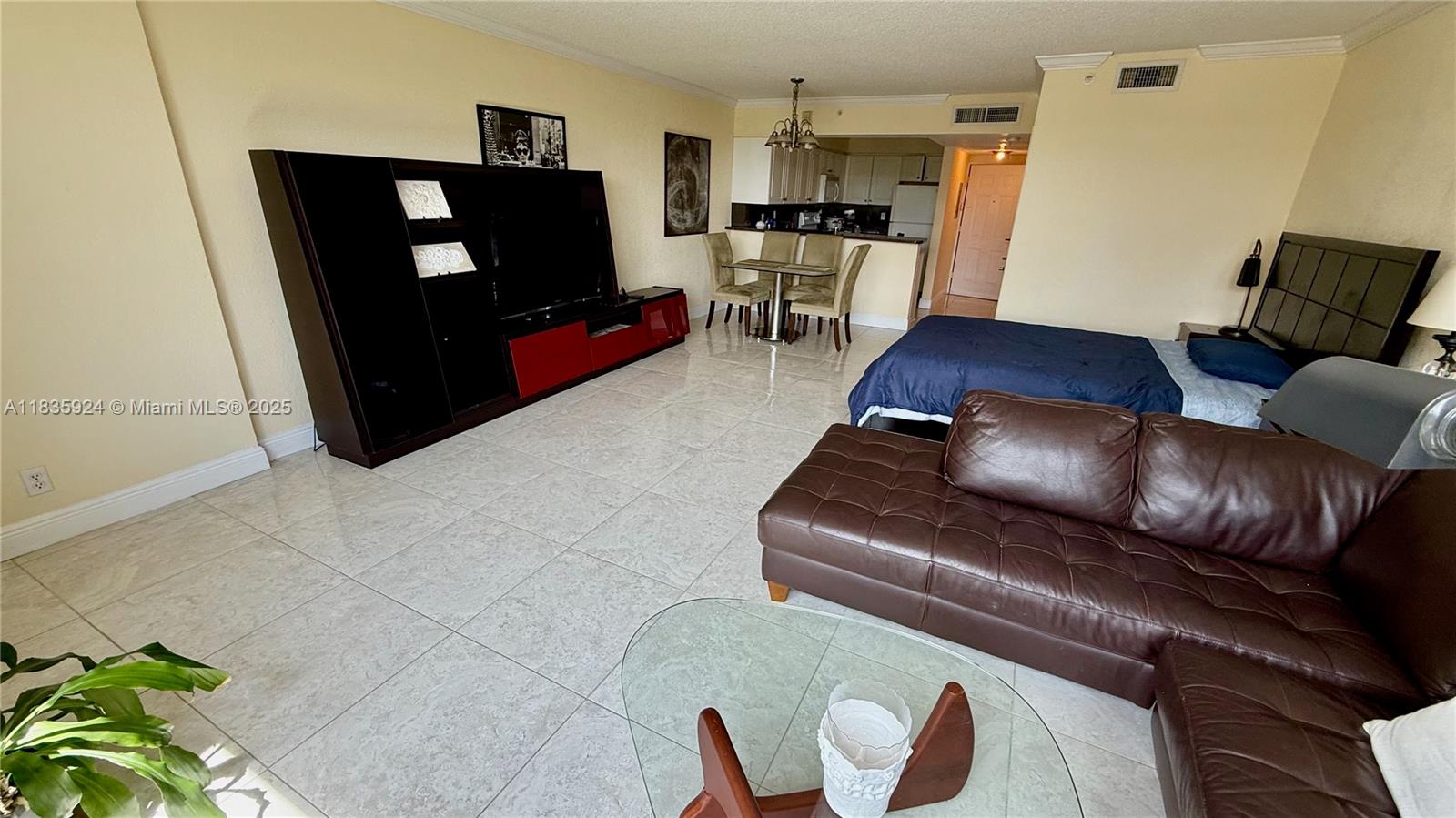 f3b61b38-5869 2501 S Ocean Dr # 427, Hollywood FL 33019 — #A11835924