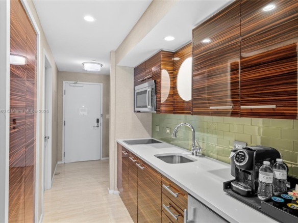 551 N Fort Lauderdale Beach Blvd # R1909, Fort Lauderdale FL 33304 — #A11836360