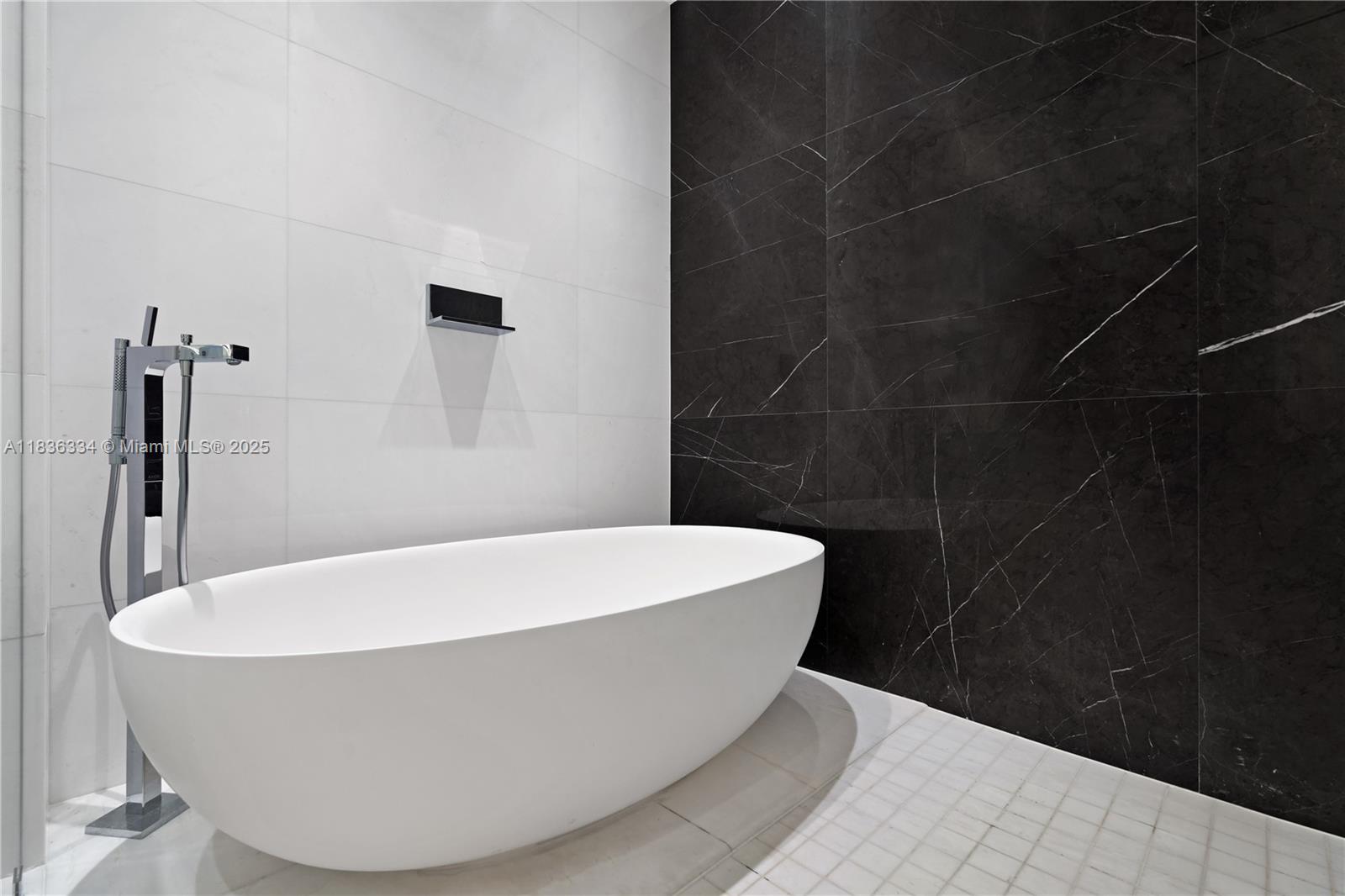 f3b61b38-5879 300 Biscayne Blvd way # 4707, Miami FL 33131 — #A11836334