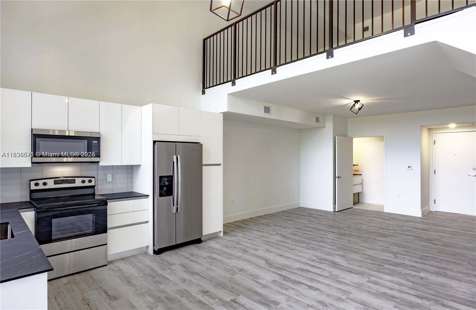f3b61b38-5887 4400 Sunrise Blvd # B, Plantation FL 33317 — #A11836571
