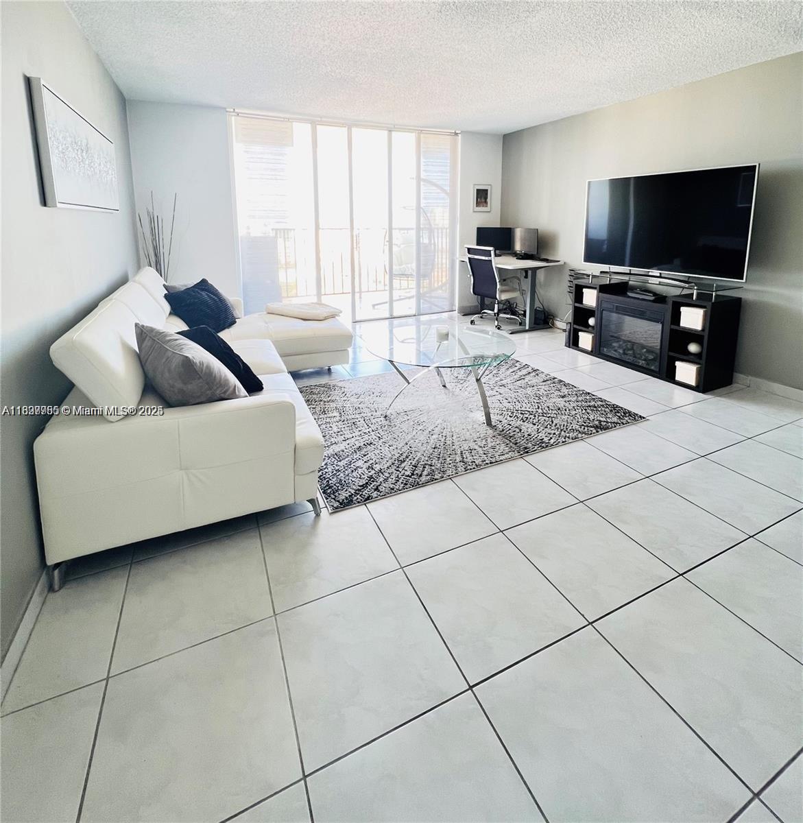 2780 NE 183rd St # 2015, Aventura FL 33160 — #A11837755