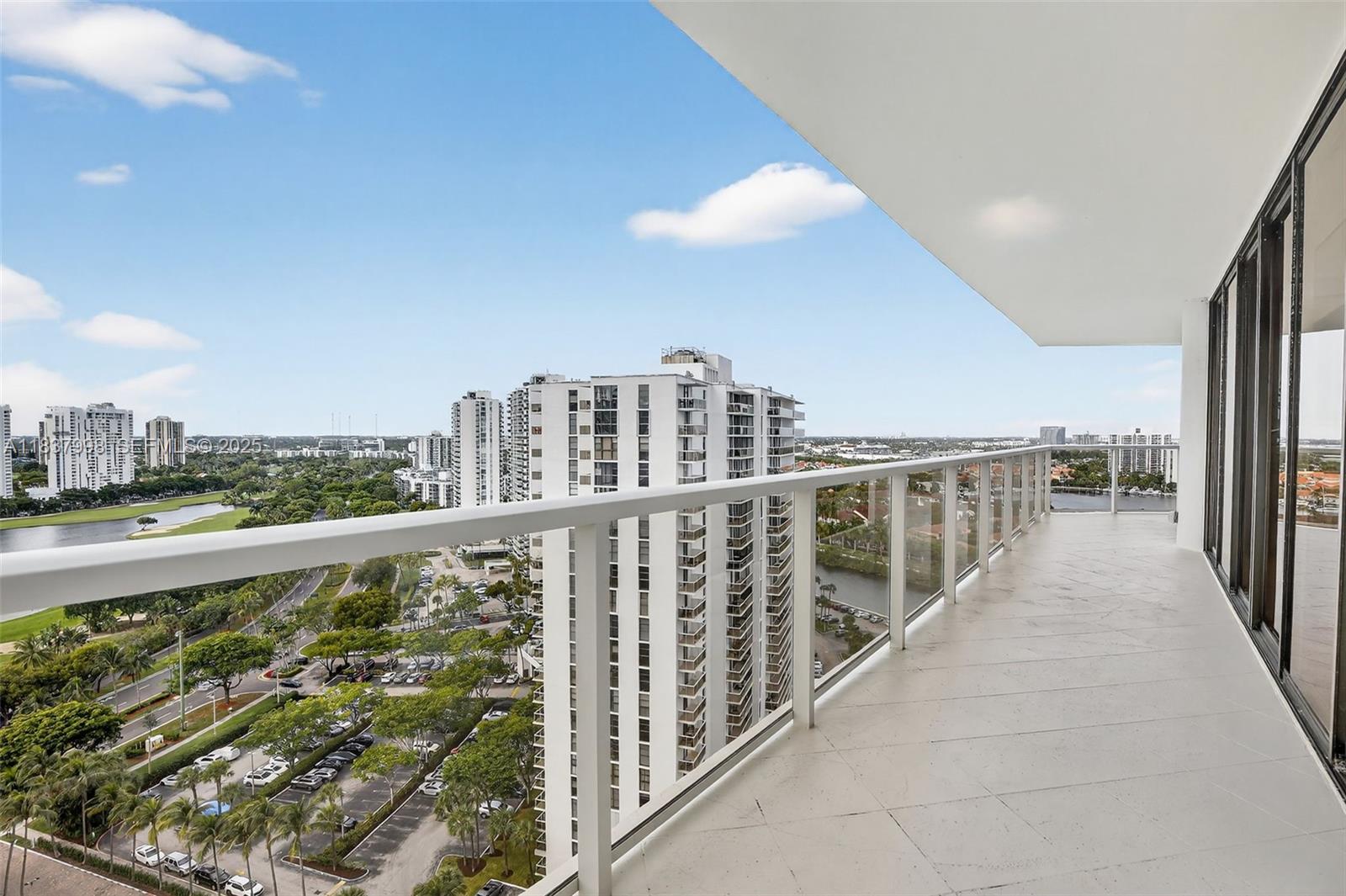 f3b61b38-5928 20281 E Country Club Dr # 1801, Aventura FL 33180 — #A11837998