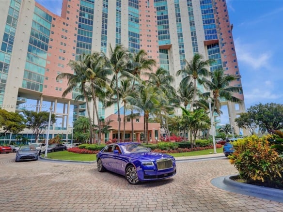 3370 Hidden Bay Dr # 812, Aventura FL 33180 — #A11838912