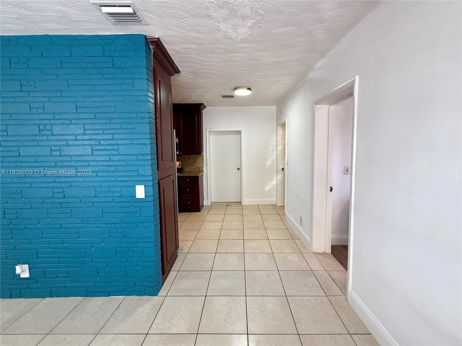 f3b61b38-5955 2406 N 28th Ave, Hollywood FL 33020 — #A11839009