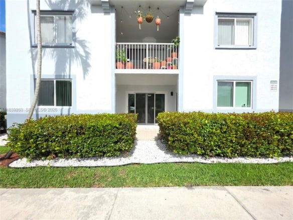 2620 S University Dr # 111, Davie FL 33328 — #A11839260