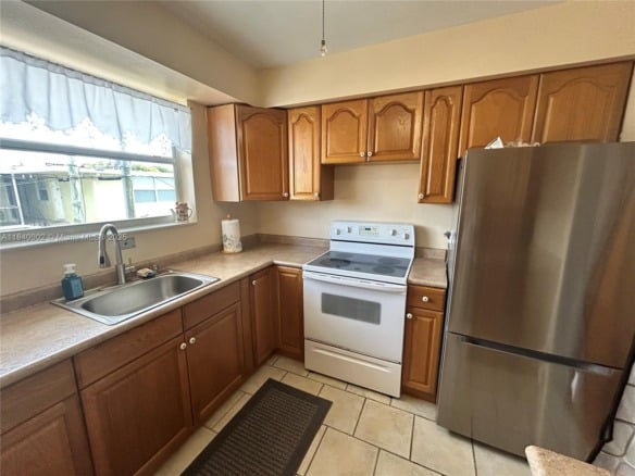1717 Rodman St # 15, Hollywood FL 33020 — #A11840002