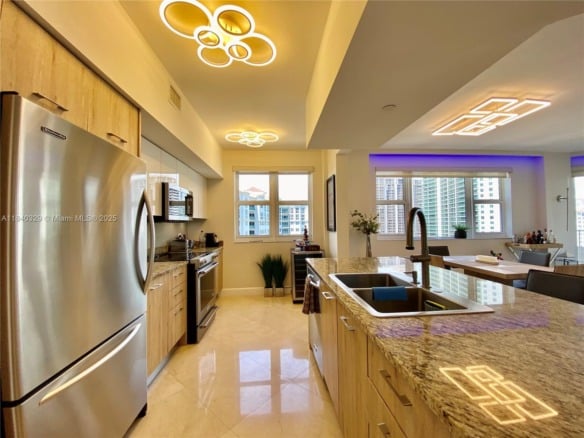 19900 E Country Club Dr # 1220, Aventura FL 33180 — #A11840329