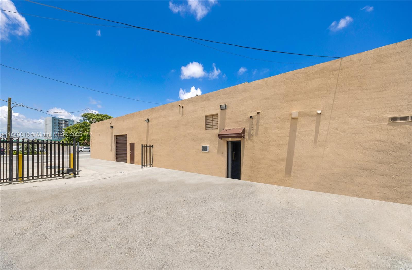 f3b61b38-6007 999 W Flagler St, Miami FL 33130 — #A11840615