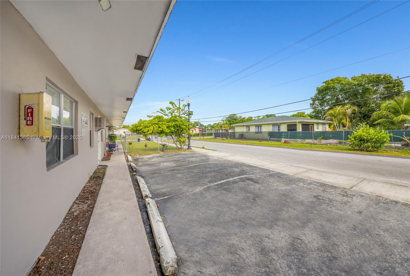 f3b61b38-6031 848 NW 2nd Ave, Fort Lauderdale FL 33311 — #A11841385