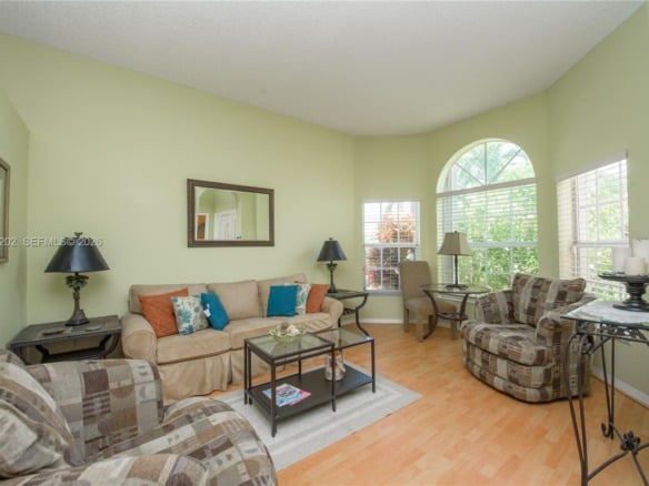 460 SE 24th Dr, Homestead FL 33033 — #A11842202