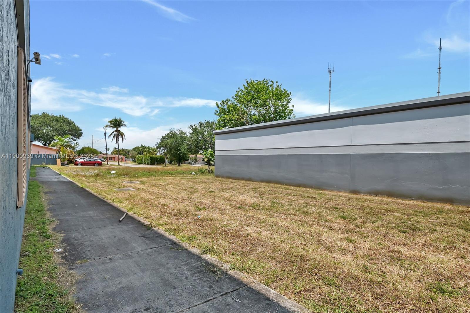 f3b61b38-607 20200 NW 2nd Ave # C6, Miami Gardens FL 33169 — #A11900939