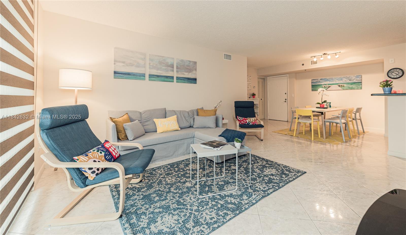 f3b61b38-6074 19801 E Country Club Dr # 4303, Aventura FL 33180 — #A11842632