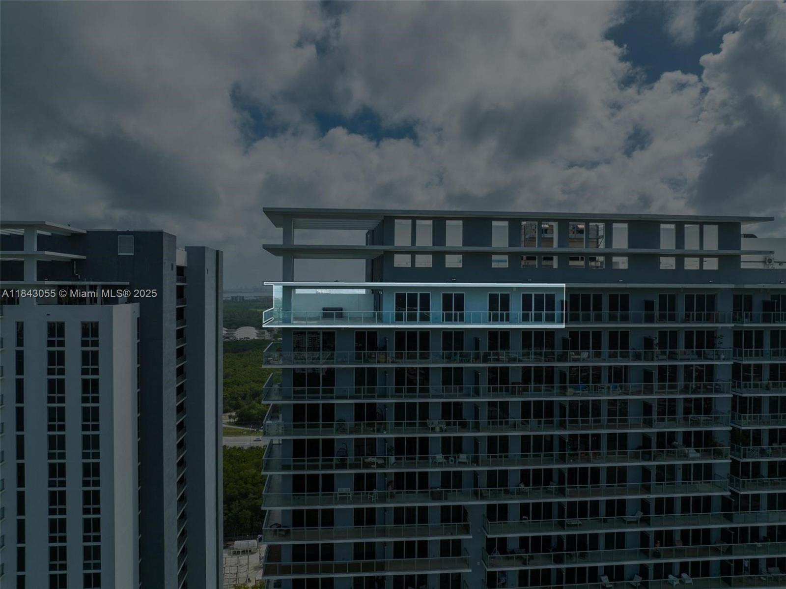 f3b61b38-6093 16385 Biscayne Blvd # 4, North Miami Beach FL 33160 — #A11843055