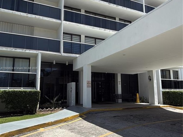 3675 N Country Club Dr # 109, Aventura FL 33180 — #A11843624