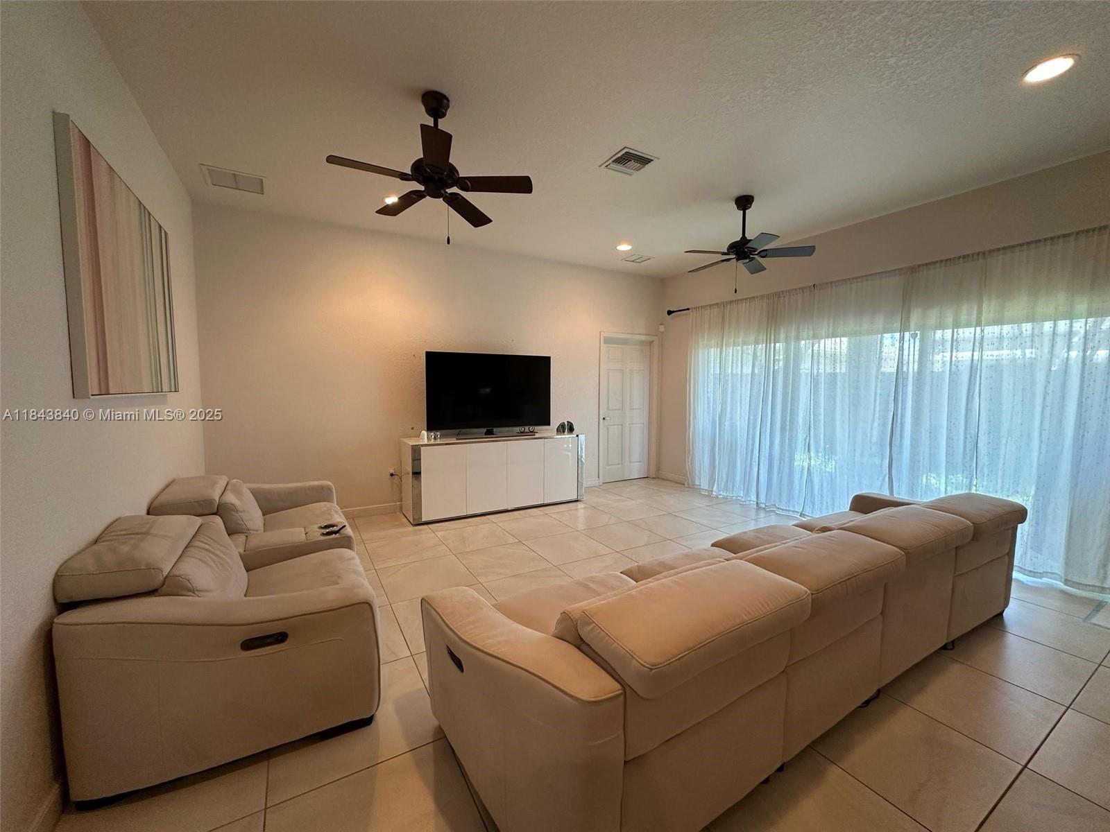 f3b61b38-6113 210 SW 4th St # 210, Dania Beach FL 33004 — #A11843840