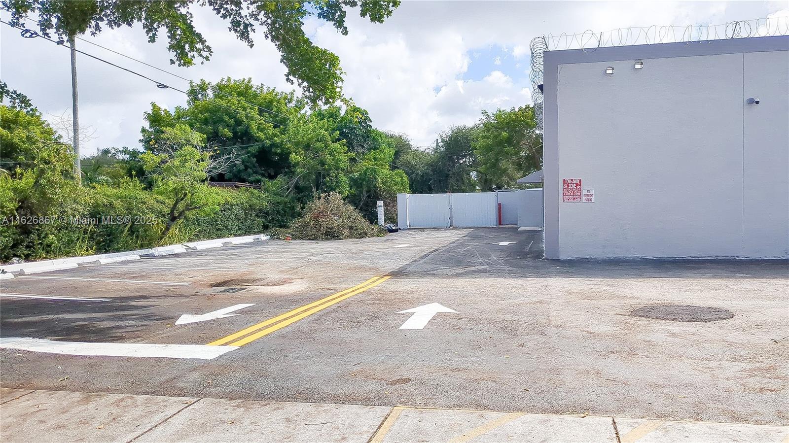 f3b61b38-617 16525 NW 27th Ave, Miami Gardens FL 33054 — #A11626867