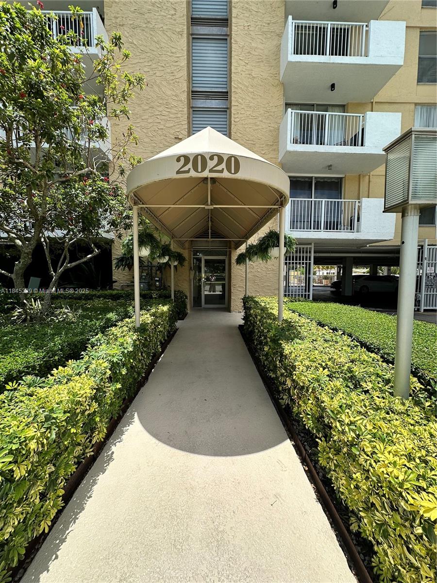 f3b61b38-6170 2020 NE 135th St # 807, North Miami FL 33181 — #A11845339