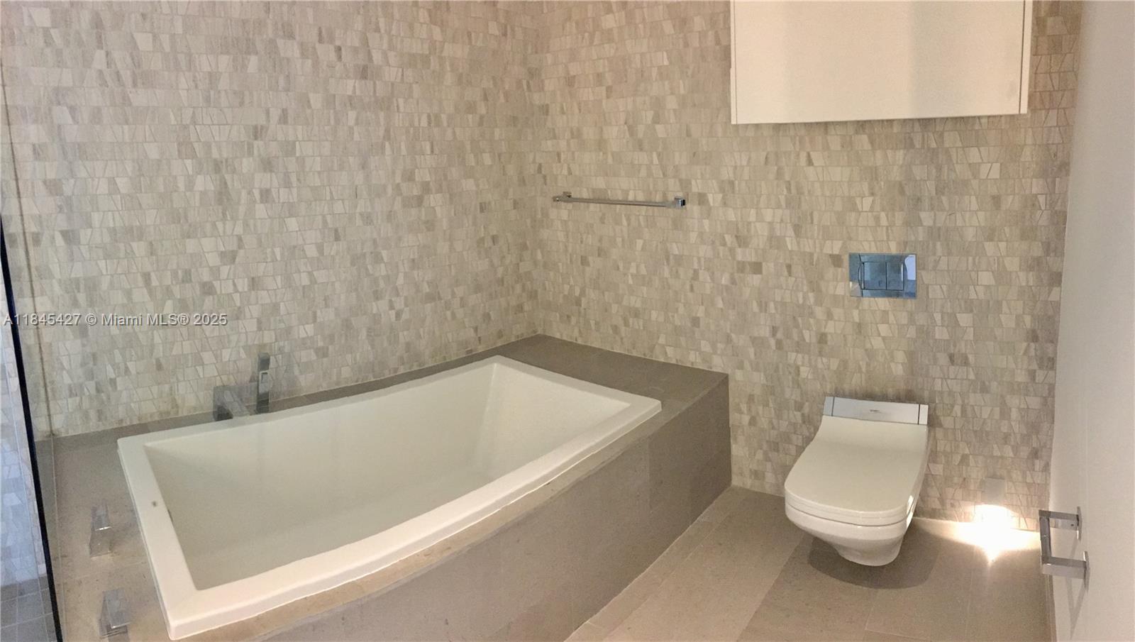 f3b61b38-6176 88 SW 7th St # 2305, Miami FL 33130 — #A11845427