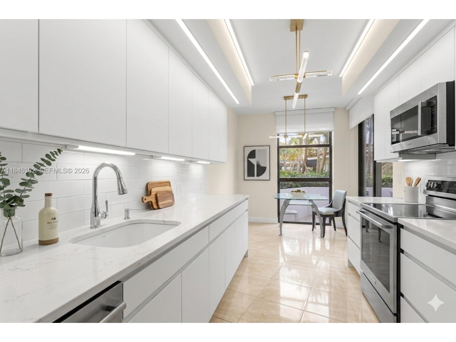 20281 E Country Club Dr # 207, Aventura FL 33180 — #A11846382