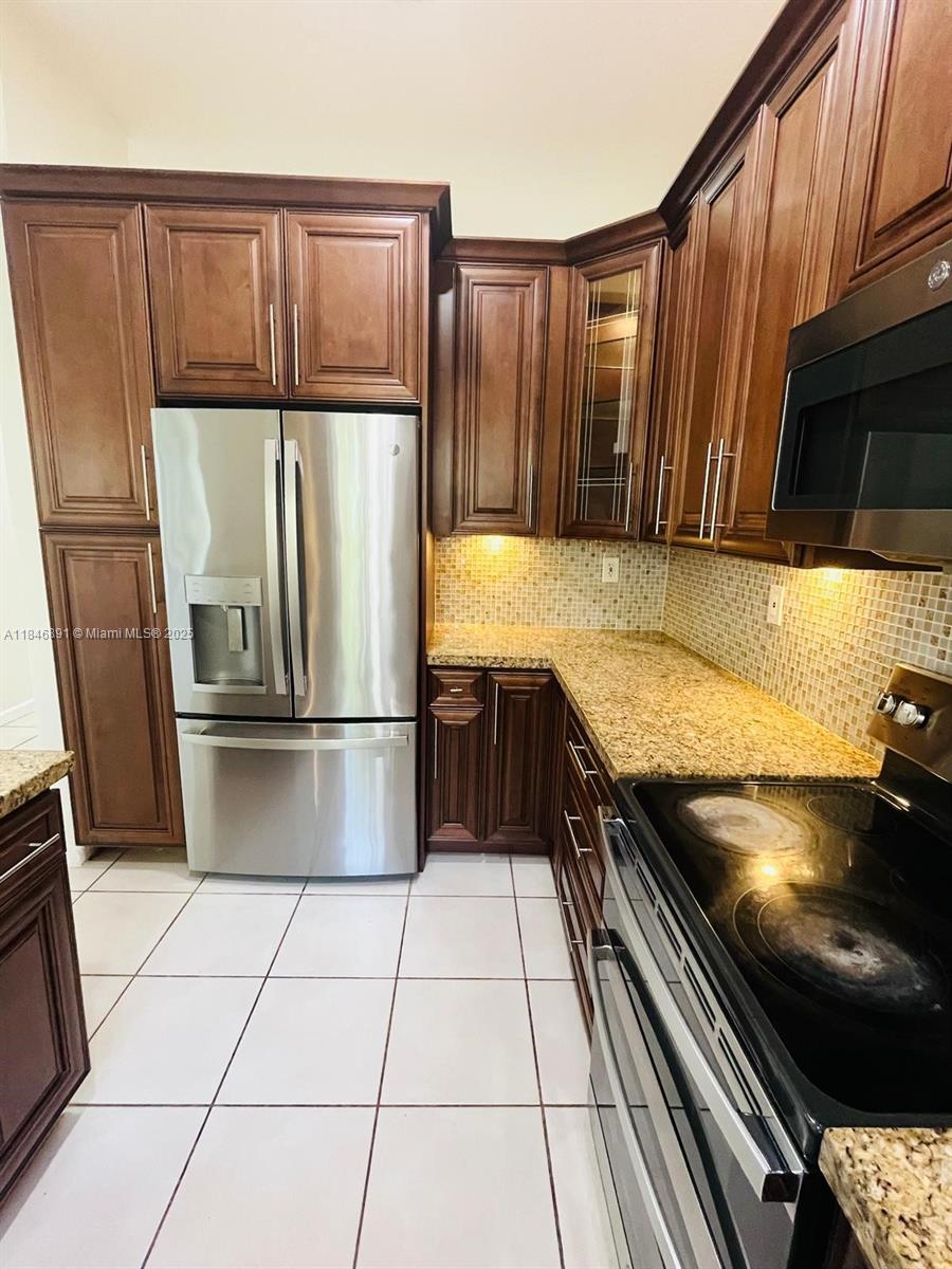 f3b61b38-6227 14146 S Cypress Cove Cir, Davie FL 33325 — #A11846891