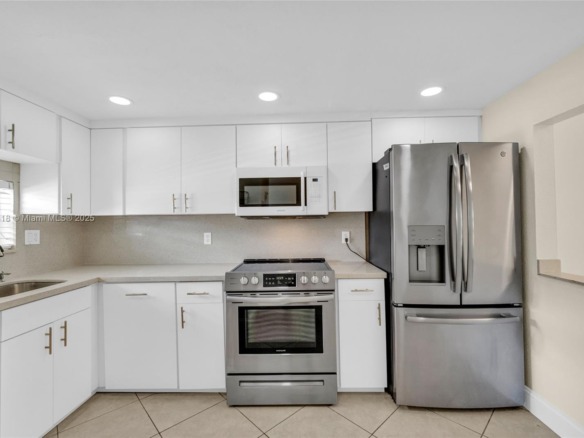 681 S Hollybrook Dr # 109, Pembroke Pines FL 33025 — #A11847618