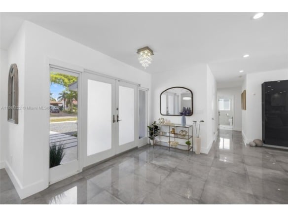 19810 NE 22nd av, Miami FL 33180 — #A11847822