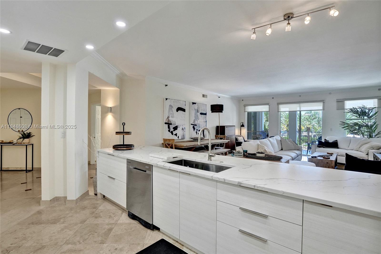 3700 Island Blvd # C206, Aventura FL 33160 — #A11848608