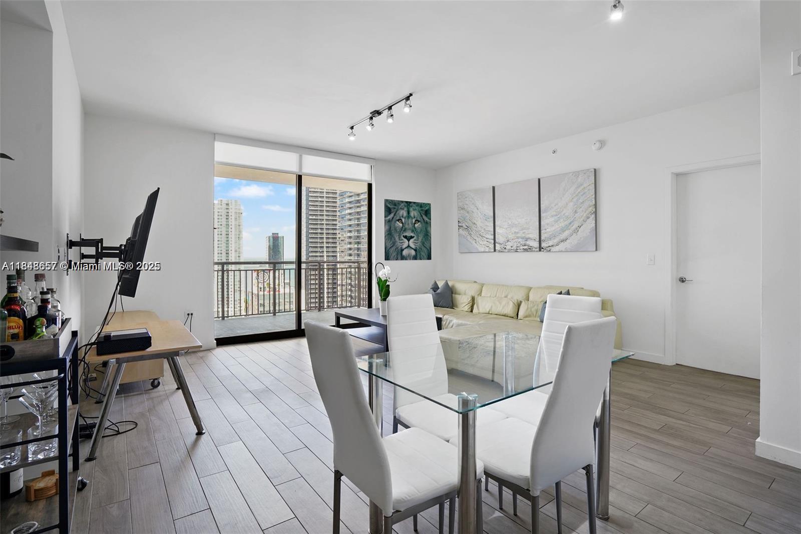 f3b61b38-6293 999 SW 1st Ave # 2717, Miami FL 33130 — #A11848657