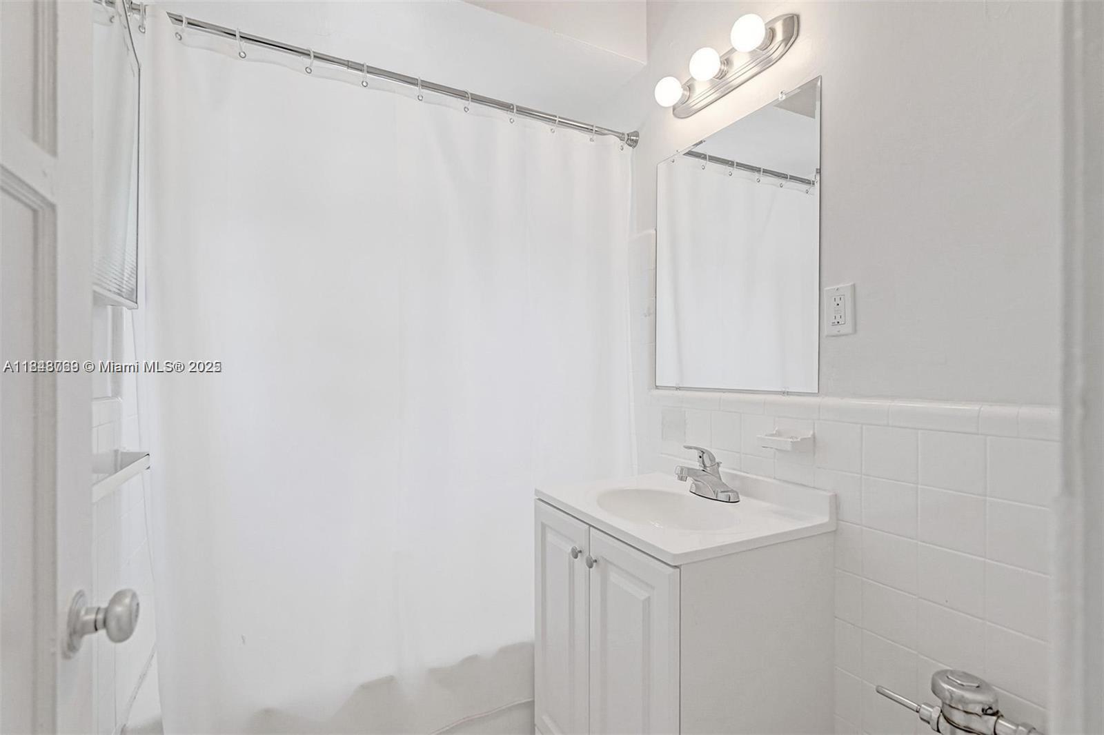 6860 Abbott Ave # 4, Miami Beach FL 33141 — #A11848769