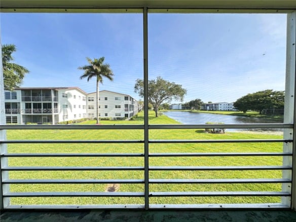 569 Fanshaw N # 569, Boca Raton FL 33434 — #A11848915