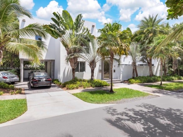3175 Washington St, Miami FL 33133 — #A11848984