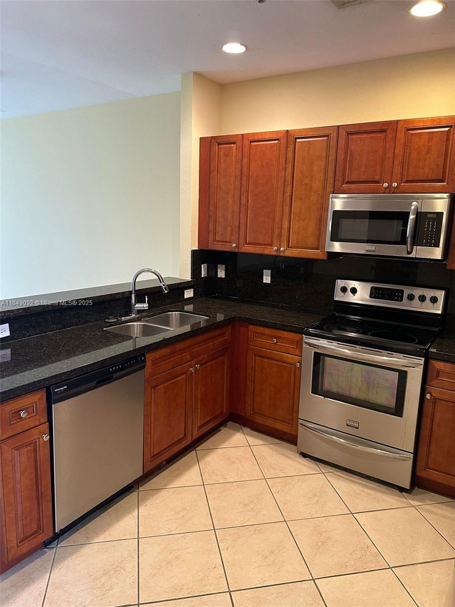 f3b61b38-6311 3593 NW 13th St # 3593, Lauderhill FL 33311 — #A11849092