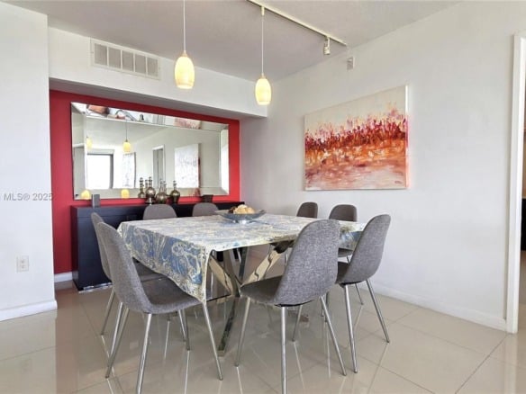 3731 N Country Club Dr # 1825, Aventura FL 33180 — #A11849900