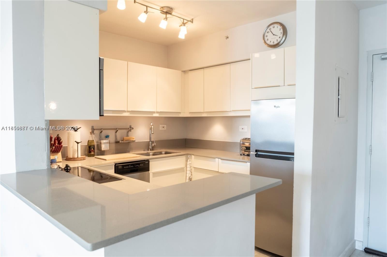 f3b61b38-6368 1500 Bay Rd # 1464S, Miami Beach FL 33139 — #A11850887