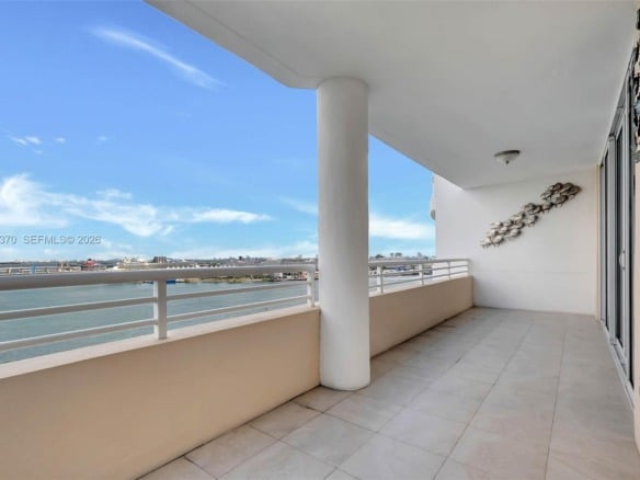 848 Brickell Key Dr # 1906, Miami FL 33131 — #A11852370